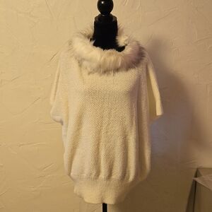 Faux fur collared  sweater